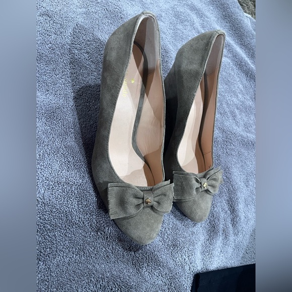 Kate Spade Wedge Heels - Gray Slightly Green Suede w/ Fringe Bow - Picture 6 of 15
